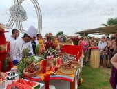 سحر أوروبي على أرض مصر.. كرنفال البطيخ والفراولة في مرسى علم 