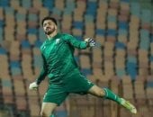 حارس إنبى: لا يوجد أى تواصل من الزمالك لضمى ونركز فى المباراة