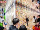 أكبر متجر وجبات خفيفة فى العالم يجمع 35 ألف منتج من 70 دولة.. صور