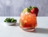 طريقة عمل موخيتو الفراولة.. تريند الصيف المنعش