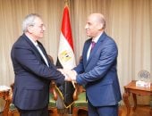 وزير العمل لنظيره القبرصى: سأزور قبرص مع أول عامل مصري يسافر للعمل