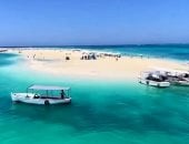 جمال الطبيعة الفريد يتجلى فى شاطئ الغرام.. إطلالة بانورامية تجذب المصطافين