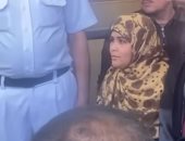 تليفزيون اليوم السابع يرصد لحظة ظهور المتهمة بقتل عروس بورسعيد بالمحكمة