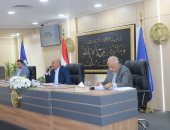 محافظ السويس يشدد على تحسين الخدمات العامة وتوسيع مشروعات النفع العام