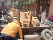 حملة مكثفة لرفع إشغالات الشوارع وإعادة الانضباط المروري بمدينة دمياط