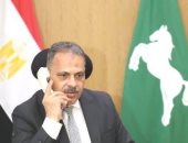 محافظ الشرقية يطمئن على مدير مركز شباب أبو حماد إثر التعدى عليه