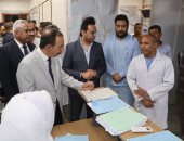 محافظ سوهاج يتفقد مستشفى سوهاج العام ويوجه بتحسين مستوى الخدمات الطبية