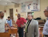 وكيل تعليم الأقصر يقود جولات لدعم التعليم الفني بمدارس الزخرفية.. صور