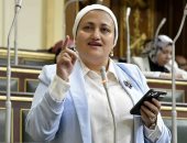 النائبة سناء السعيد تشكر الفنان محمد فراج على مسلسل أب ولكن