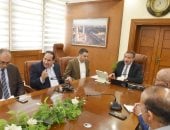 جامعة أسوان تناقش استعداد الكليات لامتحانات نهاية العام