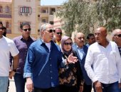محافظ الإسماعيلية يتفقد مطقة عمارات ويؤكد: الشفافية طريق حل الأزمة