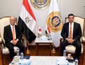 وزير الصناعة يبحث مع سفير اليابان الفرص الاستثمارية المتاحة