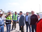 محافظ دمياط يتفقد أعمال تطوير ورصف الطريق الشرقى بمدينة رأس البر