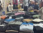 القطعة بـ100جنيه بس.. شوف أرخص ملابس صيف في سوق العتبة (فيديو)