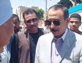 استجابةً لشكوى مواطن.. محافظ سوهاج يرفض مغادرة قرية "بيت علام" قبل التأكد من سلامة مياه الشرب
