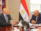 وزير الكهرباء يبحث مع مجموعة "إنكوم" آليات توفير الطاقة اللازمة لمشروع مركز عالمى للبيانات