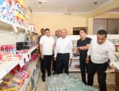 محافظ السويس يتفقد فرع دلتا ماركت بالعبور لمتابعة توافر السلع وضبط الأسعار