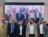 أحمد التايب خلال تكريم حفظة القرآن بكوم بكار: القدوة الحسنة ركيزة أساسية في تربية النشء