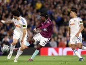 ليدز يونايتد يتخطى بيرنلي بثلاثية في الدوري الإنجليزي