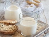 احذر.. اللبن النباتى المصنوع من الشوفان والصويا يعرض الأطفال للسمنة  