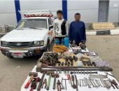 سقطوا في فخ السوشيال ميديا.. فيديو لسرقة محتويات السيارات يقود "مسجل خطر" للسجن