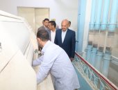 محافظ السويس يتفقد مطاحن شرق الدلتا لضمان جودة الدقيق وانتظام العمل