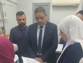 وكيل صحة المنوفية في جولة مسائية لمستشفى قويسنا ويحيل المتغييبن للتحقيق