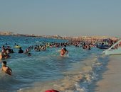 شاطئ مطروح العام أكبر شواطئ المدينة.. يقع على الكورنيش بطول حوالي كيلو متر بجوار مرسى اليخوت