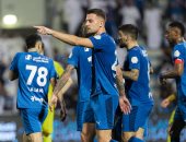 الهلال يواصل الضغط على النصر بفوز صعب في الدوري السعودي.. فيديو