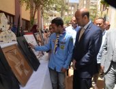محافظ أسيوط يشهد تخريج طلاب التربية الخاصة ويفتتح معرض تراثنا بأيدينا
