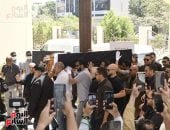 جنازة هاني شاكر.. توافد واسع لنجوم الفن والإعلام ووداع مؤثر لأمير الغناء