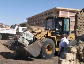 رئاسة مركز الخارجة تنفذ حملة مكبرة لإزالة بؤر التلوث والعشوائيات بالمدينة