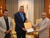 محافظ جنوب سيناء يبحث مع عميد كلية العلوم الأزهرية بطور سيناء تطوير التعليم