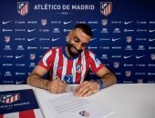 صورة أثارت ضجة.. هل وقع محمد صلاح لأتلتيكو مدريد؟