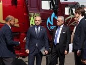 وزير الاستثمار والتجارة الخارجية يتفقد 3 مصانع كبرى في بيلاروسيا