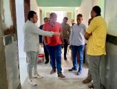 رئيس مركز الفرافرة يتابع التجهيزات الإنشائية لتركيب جهاز الأشعة المقطعية بالمستشفى المركزى