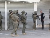 الاحتلال الإسرائيلي يعتقل فلسطينيا بالقدس.. ومستوطنون يحرقون منزلا جنوب نابلس