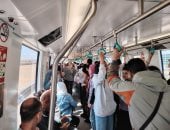 إقبال كبير على محطة مدينة العدالة فى ثالث أيام تشغيل المونوريل.. صور