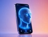 آيفون «فضائى» من آبل؟ تسريب يكشف عن شاشة هولوجرافية ثلاثية الأبعاد