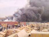 الدفع بلوادر لرفع آثار حريق مخزن بطاريات وكاوتش في قليوب