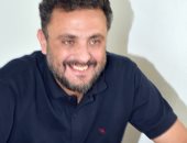 بعد اختيار إسلام عبادة قومسيواً لصالون الشباب.. ماذا تعرف عن الفنان؟