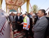 وزير النقل يشهد التشغيل التجريبي لكوبرى أعلى مزلقان أبو شوشة بقنا