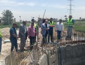 نائب محافظ الجيزة يتابع نسب تنفيذ مشروعات الصرف الصحى بقرى البدرشين