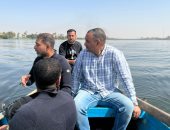 مياه قنا تدفع بغطاسين للمشاركة فى البحث عن شابين مفقودين بحادث نجع حمادى