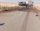 حادث تصادم بين سيارتين بطريق الواحات البحرية في الجيزة.. صور