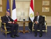 وزير الخارجية ونظيره الفرنسى يبحثان العلاقات الثنائية ومستجدات الأوضاع الإقليمية