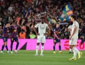 برشلونة يتقدم على الريال 2-0 بالشوط الأول ويقترب من التتويج بالليجا.. فيديو