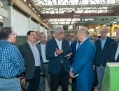 وزير الدولة للإنتاج الحربى فى زيارة مفاجئة يطمئن على تنفيذ الخطط الإنتاجية فى "أبو زعبل للصناعات الهندسية"