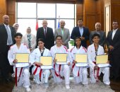 محافظ السويس يكرم أبطال الكاراتيه بعد تألقهم فى بطولة شمال أفريقيا