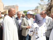 محافظ المنيا يوجه بإنشاء سور خرسانى وتبطين لترعة عزبة البيضاء بالشيخ فضل 